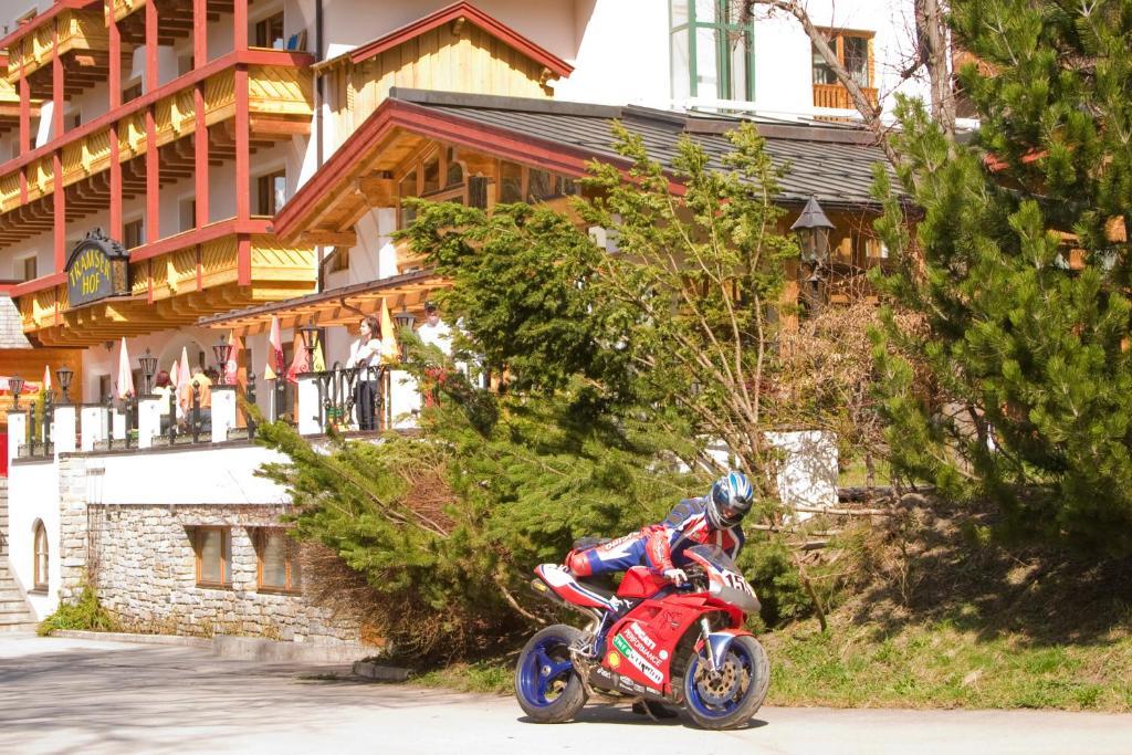 Huber Hotel Tramserhof Landeck Exterior photo